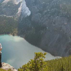 Living in Canada vs. USA: Your Guide for 2024